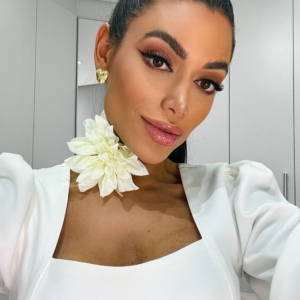 CHOKER FLOR BRANCA