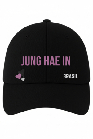 BONÉ BORDADO JUNG HAE IN - OPÇÃO 127 - 5 DIAS ÚTEIS PARA ENVIO