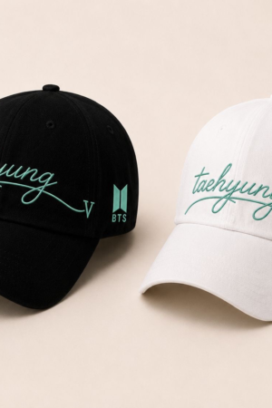 BONÉ BORDADO TAEHYUNG - OPÇÃO 52 - PRODUÇÃO PREMIUM SOB ENCOMENDA E LIMITADA