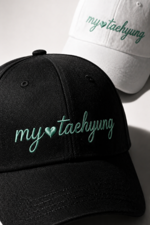 BONÉ BORDADO TAEHYUNG - OPÇÃO 11 - 5 DIAS ÚTEIS PARA ENVIO